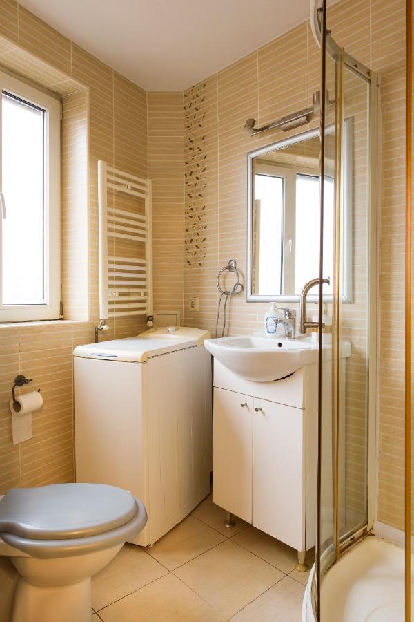 Downtown Studio Apartment Bucharest Luaran gambar